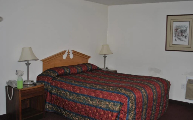 photo 3 of Turnpike Motel