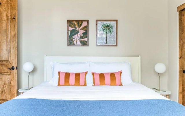photo 2 of Primrose by AvantStay | Sleeps 23! Desert Estate w/ Theater & Pool + Hot Tub