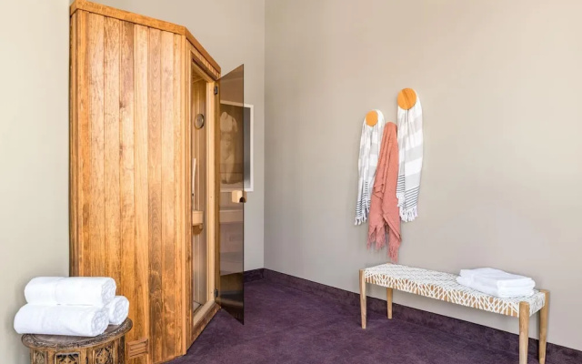 photo 3 of Primrose by AvantStay | Sleeps 23! Desert Estate w/ Theater & Pool + Hot Tub