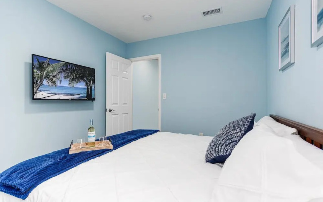 photo 2 of Turtle House of Sarasota