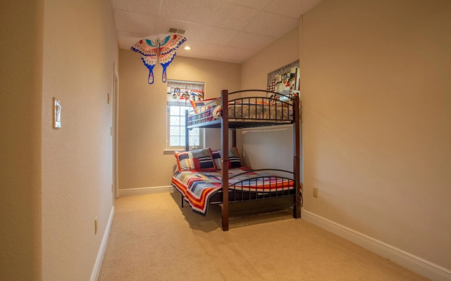 photo 4 of Turtle Ridge 5 Bedrooms 4.5 Bathrooms Home
