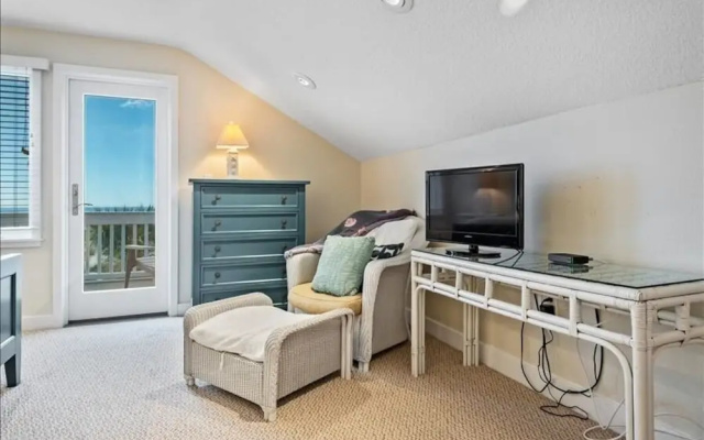 photo 5 of Turtleback Unit #01 - 3Br Villa
