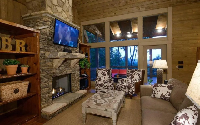 photo 4 of Twin Pine Lodge by Escape to Blue Ridge