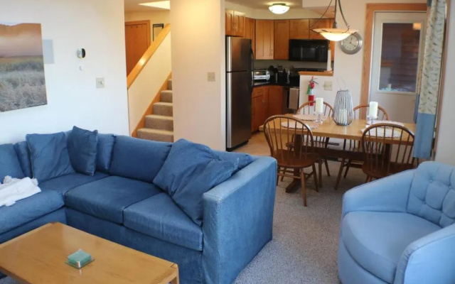 photo 2 of Two bedroom condo with Sports Center, Shuttle service Highridge I3