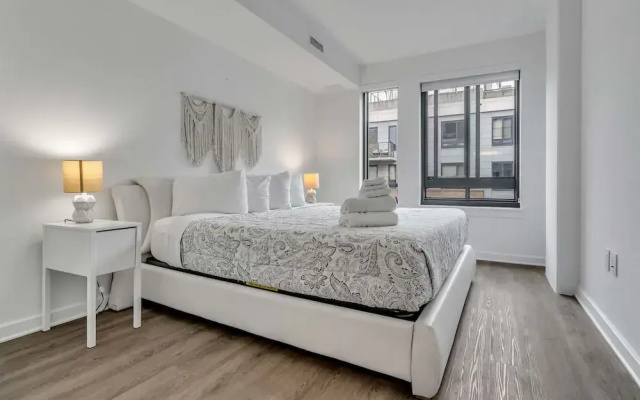 photo 2 of Two Bedroom Fully Furnished Apartment near Waterfront 2 Apts by RedAwning
