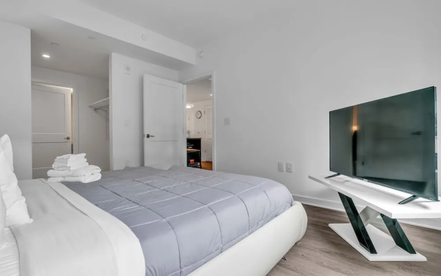 photo 3 of Two Bedroom Fully Furnished Apartment near Waterfront 2 Apts by RedAwning