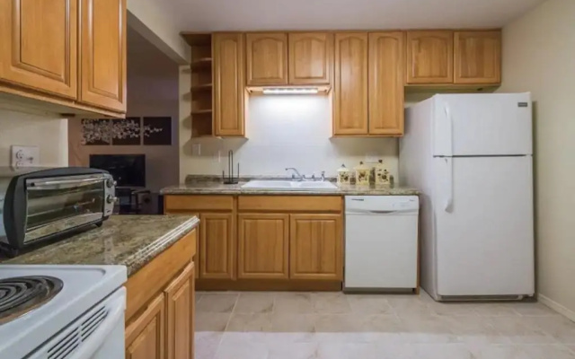 photo 5 of Two Bedroom MIL Apartment Close to Airport Link Rail