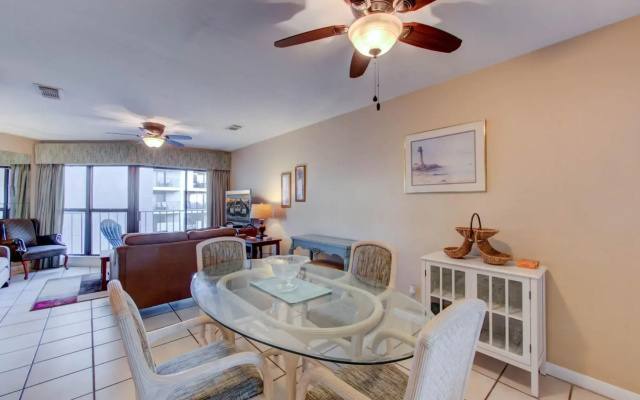photo 2 of Two bedroom, two and half bath condo walking distance to The Hangout