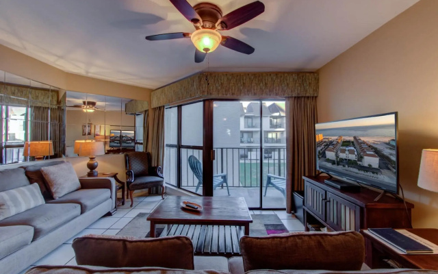 photo 4 of Two bedroom, two and half bath condo walking distance to The Hangout