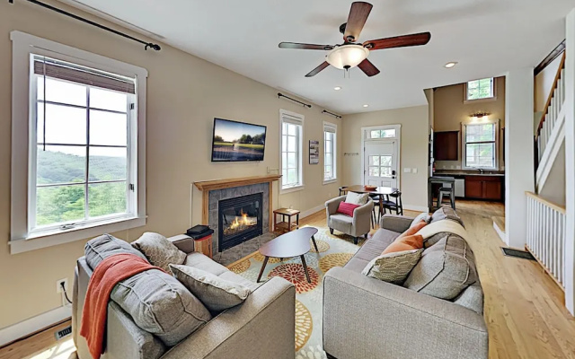 photo 3 of Two Breathtaking Mountain View S With Hot Tubs! 6 Bedroom Cottage