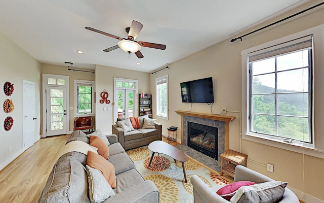 photo 4 of Two Breathtaking Mountain View S With Hot Tubs! 6 Bedroom Cottage