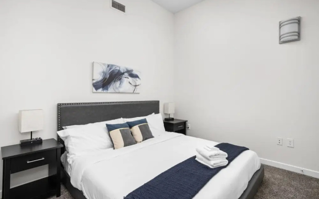 photo 3 of TWO CozySuites Apt w Skybridge Access 2