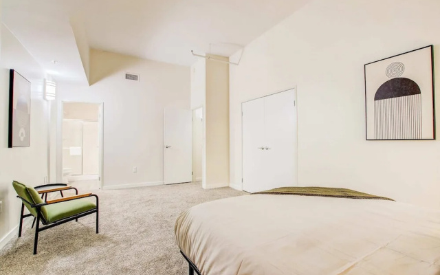photo 3 of TWO CozySuites Apt w Skybridge Access 3