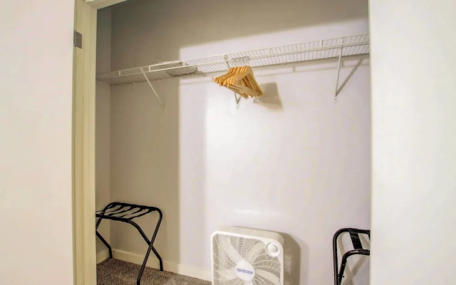 photo 5 of TWO CozySuites Apt w Skybridge Access 3