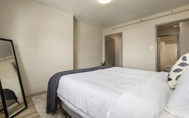 photo 4 of TWO Luxurious 1 BR CozySuites in Downtown Louisville