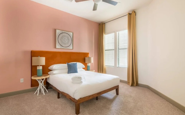 photo 2 of TWO Modern CozySuites at Town Lake Waterfront