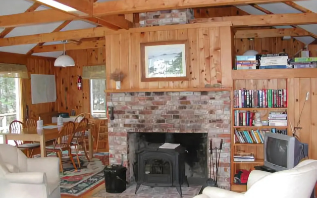 photo 2 of Tyler Point Cottage - Three Bedroom Home