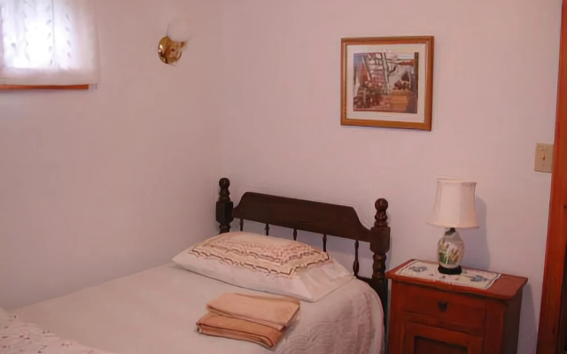 photo 4 of Tyler Point Cottage - Three Bedroom Home