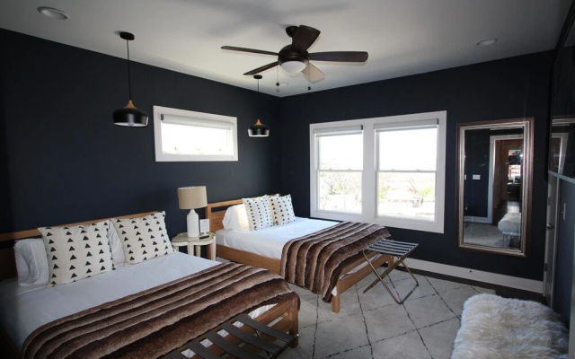photo 4 of Ultimate Bach PAD Near Downtown W/rooftop Terrace Group Friendly - NPP