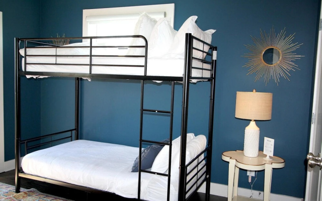 photo 5 of Ultimate Bach PAD Near Downtown W/rooftop Terrace Group Friendly - NPP