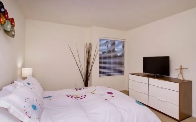 photo 4 of Ultra Chic and Modern By Signature Vacation Rentals