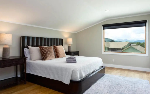photo 4 of Ultra Luxurious House in the heart of Asheville with PRIVATE HOT TUB