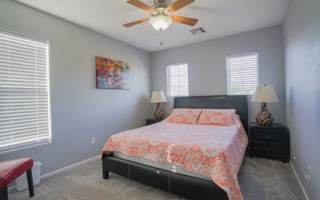 photo 4 of 2400sqft House 6beds 3bath Pool Table BBQ