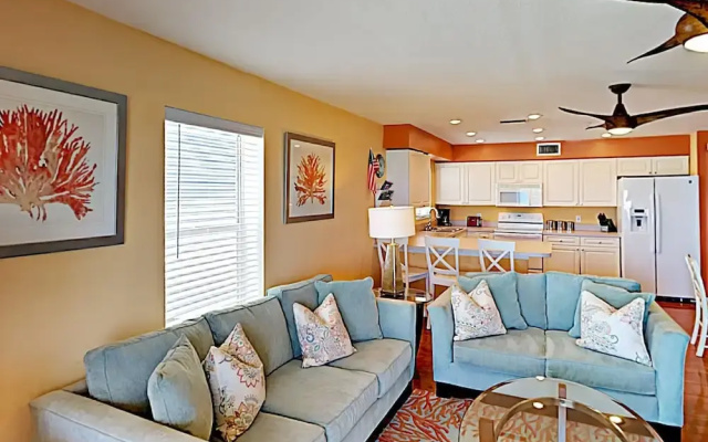 photo 2 of Unbeatable Beachside in Indian Rocks Beach by RedAwning