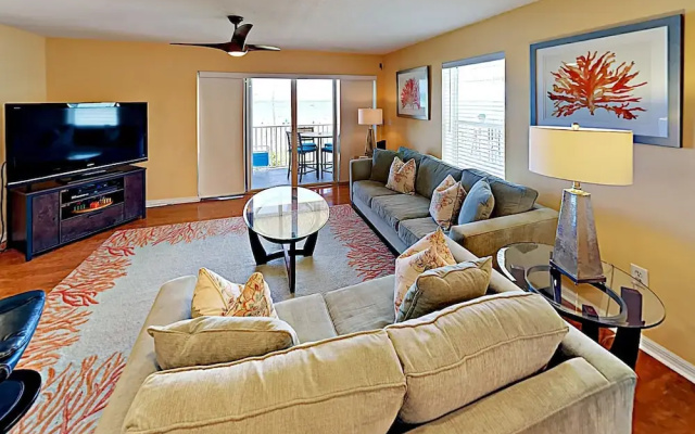 photo 3 of Unbeatable Beachside in Indian Rocks Beach by RedAwning