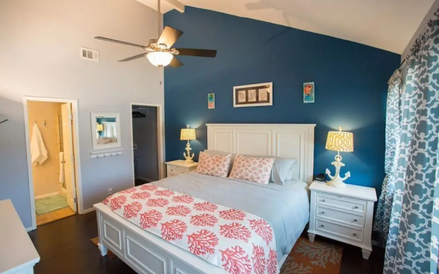 photo 4 of Under the Sea - 2 Br Condo