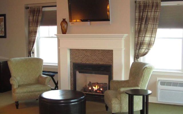 photo 2 of Union Bluff Hotel & Meeting House
