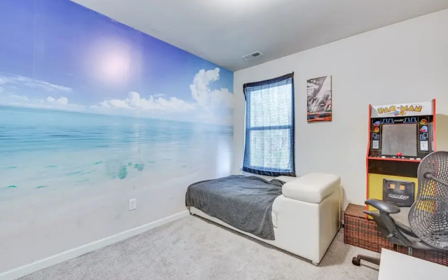 photo 2 of Union City Townhome: 17 Mi to Downtown Atlanta!