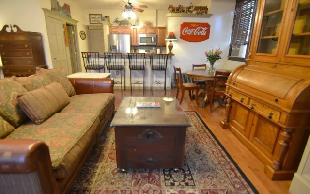 photo 2 of Union Gables Bed & Breakfast