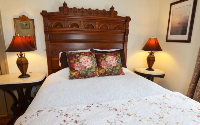 photo 3 of Union Gables Bed & Breakfast