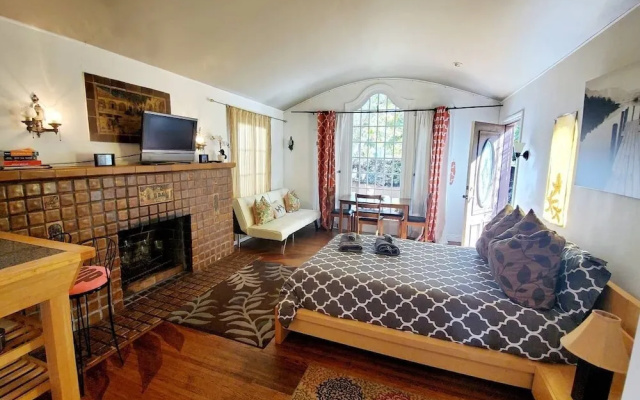 photo 5 of Unique Romantic 2br+loft@venice Short/long Stay 2 Bedroom Apts