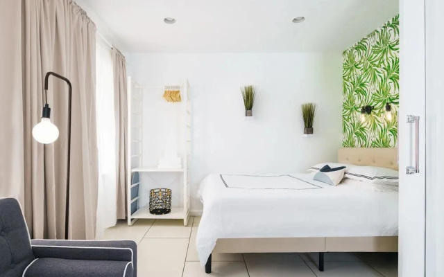 photo 2 of United Nations Suites