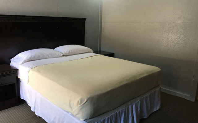 photo 2 of Universal Inn