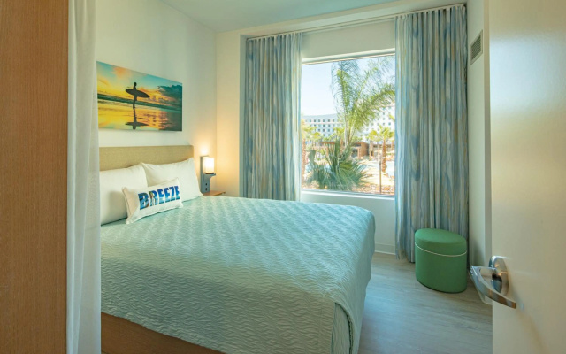 photo 3 of Universal Endless Summer Resort - Dockside Inn and Suites