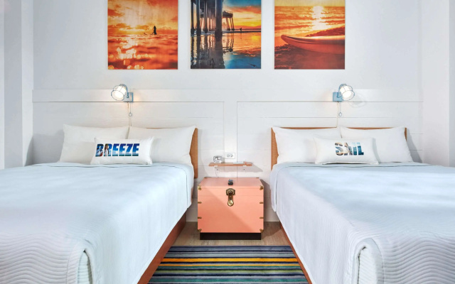 photo 5 of Universal Endless Summer Resort - Dockside Inn and Suites