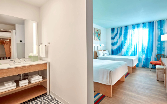 photo 4 of Universal Endless Summer Resort — Surfside Inn and Suites