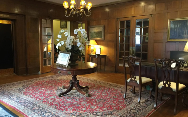 photo 2 of University Club