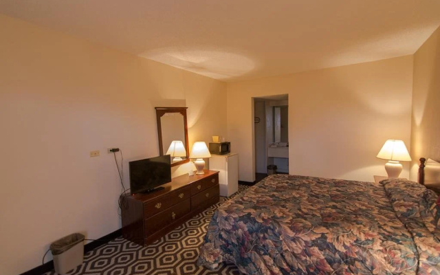 photo 2 of University Inn