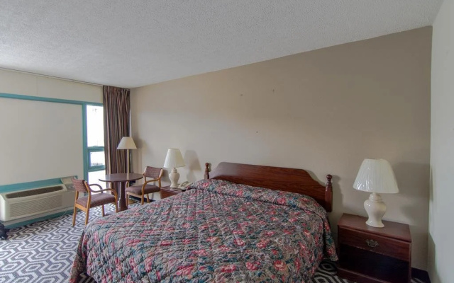 photo 4 of University Inn