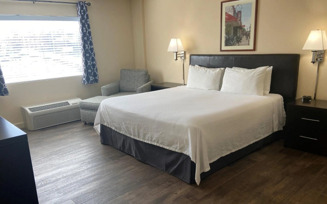 photo 5 of University Inn Durham next to Duke University Medical Center