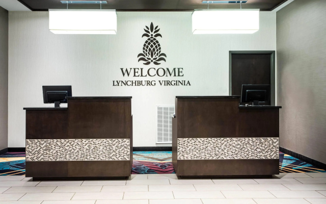 photo 2 of La Quinta Inn & Suites by Wyndham Lynchburg at Liberty Univ.