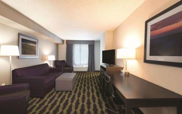 photo 5 of La Quinta Inn & Suites by Wyndham Lynchburg at Liberty Univ.