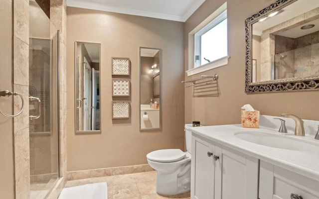 photo 5 of Updated 1-bedroom House in Baton Rouge