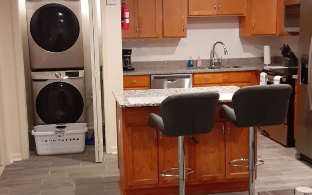 photo 2 of Updated and Modern 1-bedroom in Baton Rouge
