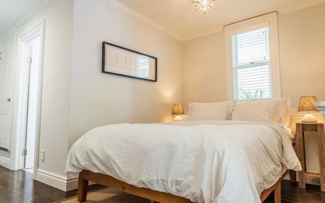 photo 2 of Updated and Modern Alameda 1 Bedroom