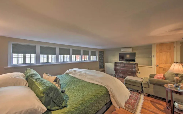 photo 2 of Updated Apartment in Historic Dtwn Marshall!